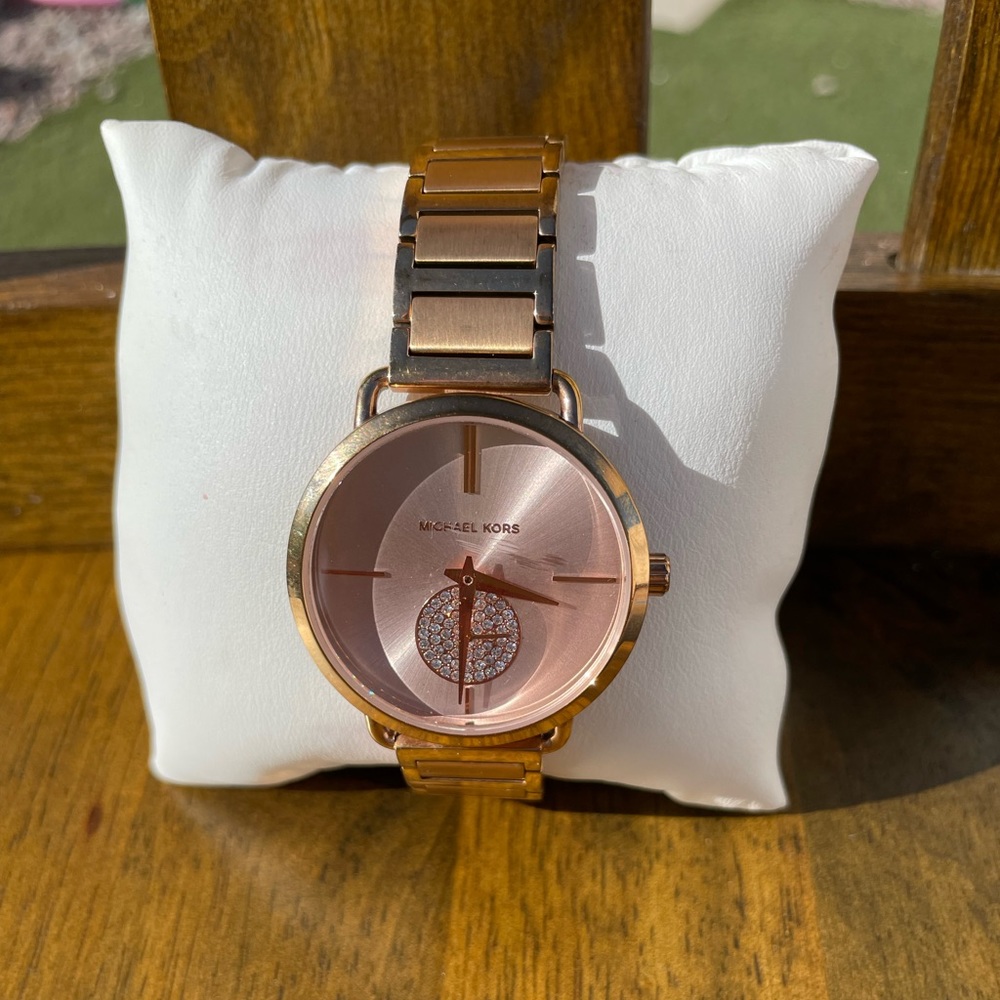 Micheal Kors Rose Gold Wrist Watch